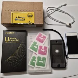 Apple iPod Touch 7th Generation 32GB Blue With Case And Screen Protectors